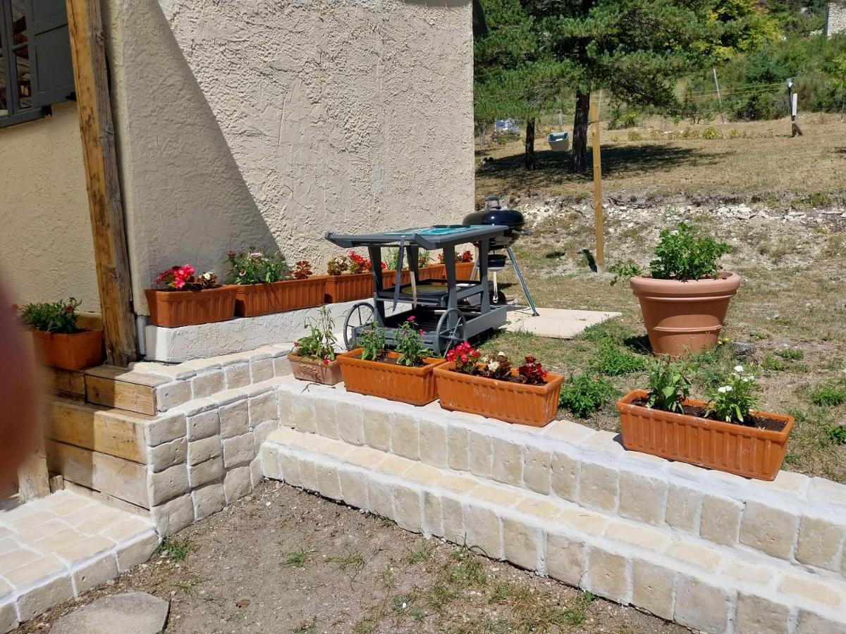 Petit Studio Dans La Prairie Saint-Auban  외부 사진